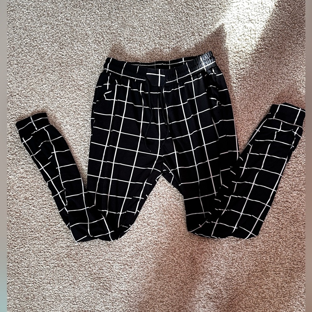 LIKES=10%+ OFF Drawstring Black and White Grid Pattern Pants